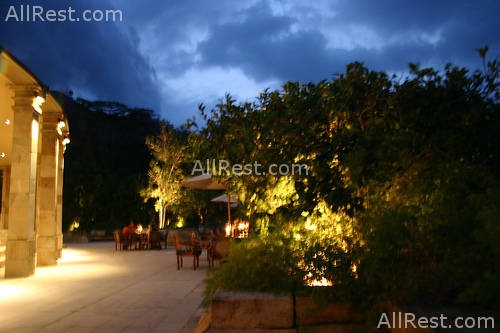 Amanjiwo resort 41